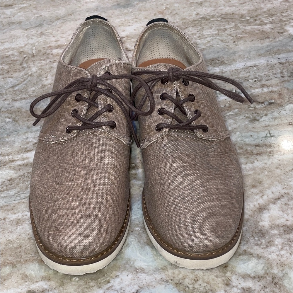 TOMS men’s Derby style shoes
